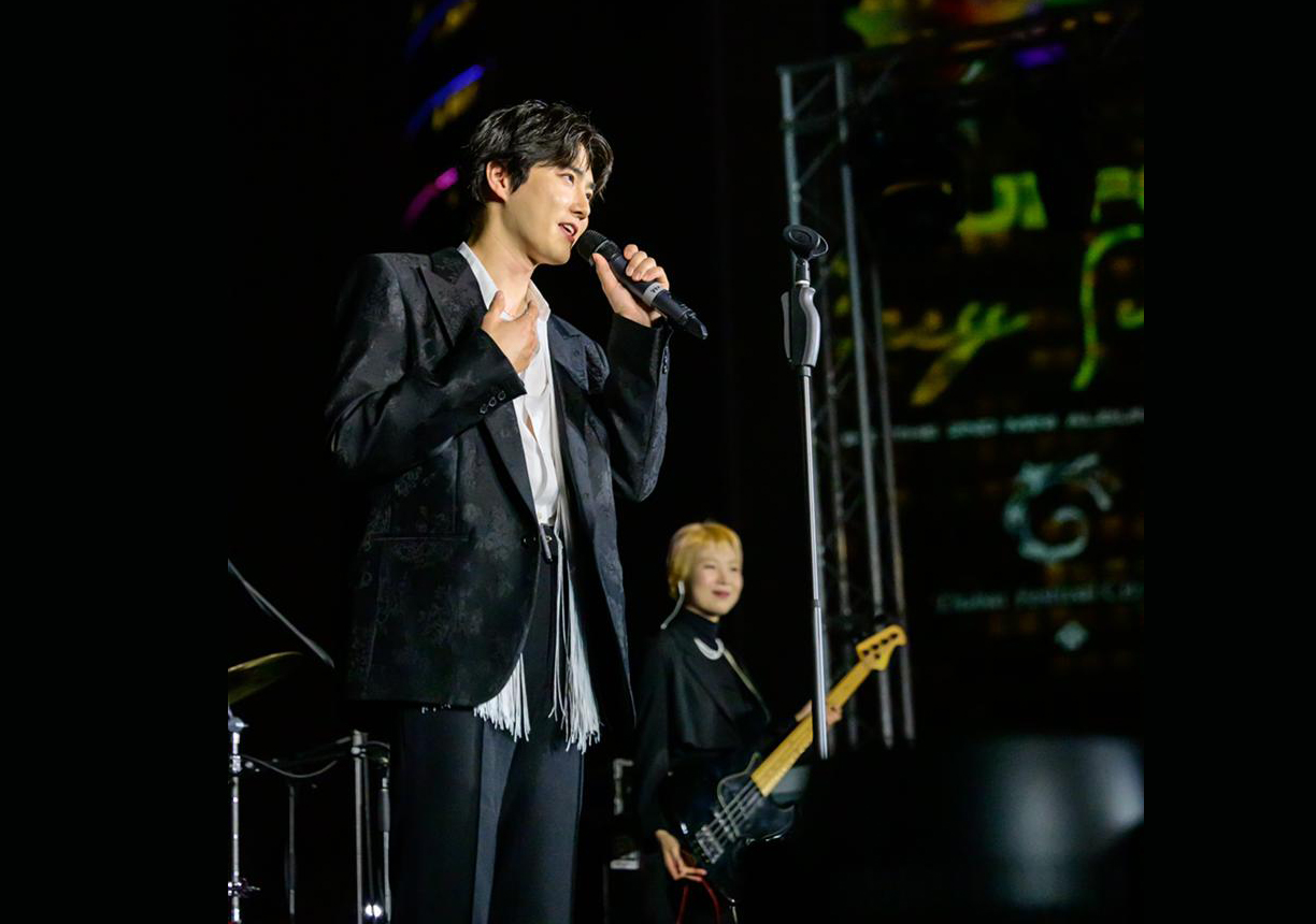 K-Pop Star ‘Suho’ Performs at Dubai Festival City Mall and launches new IMAGINE Show