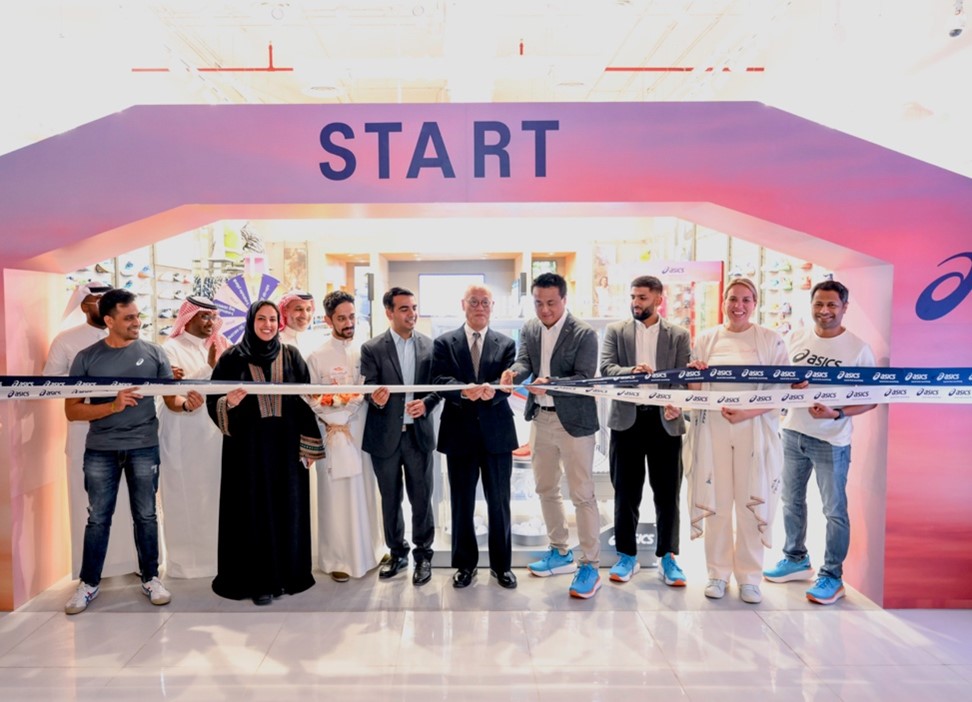 Asics store yas mall outlet