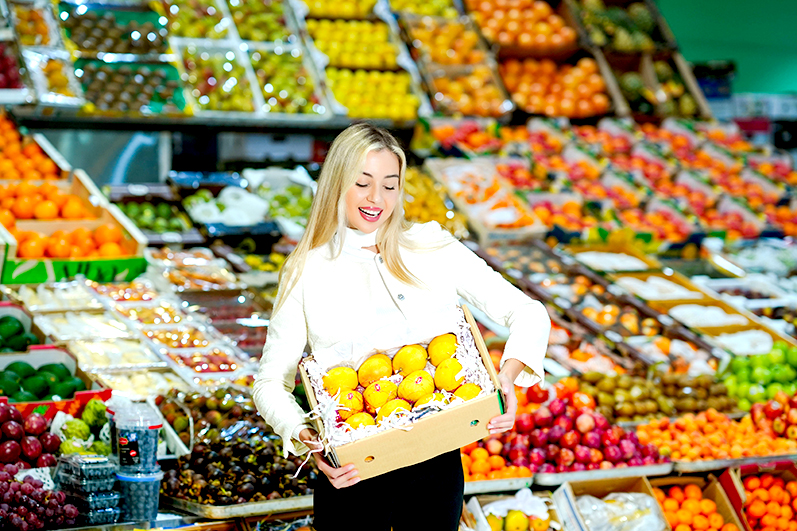 Mango Season Arrives at Waterfront Market with Over 20 Varieties – From Colombian Mini Mangoes to Alphonso