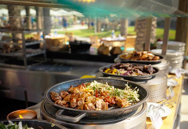 Sun kissed Brunch – Al Habtoor Grand Resort